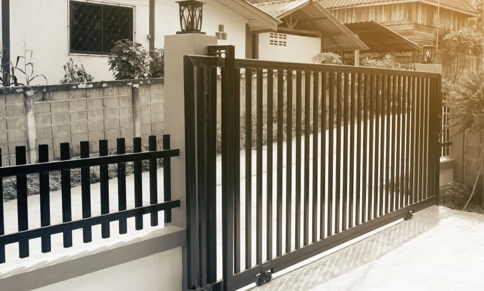 https://advancedfences.com/electric-driveway-gates/